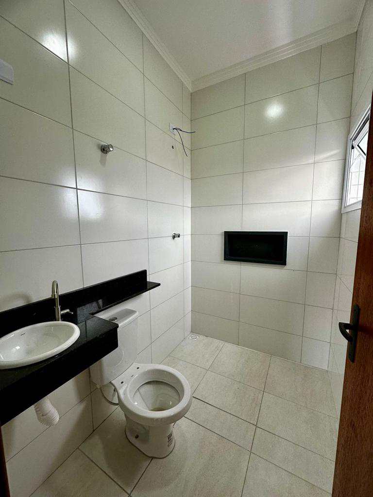 Casa de Condomínio em Praia Grande, no bairro Tupi