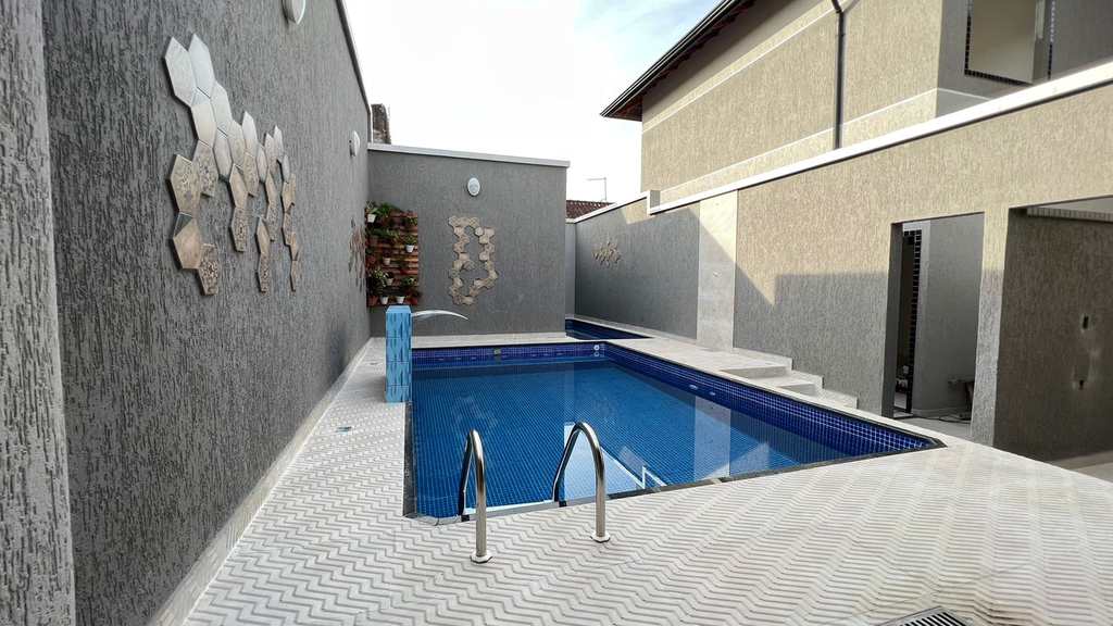 Casa de Condomínio em Praia Grande, no bairro Maracanã