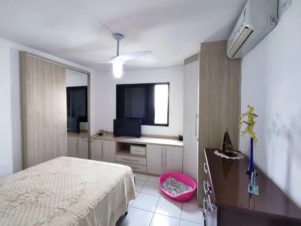 Apartamento em Praia Grande, no bairro Ocian