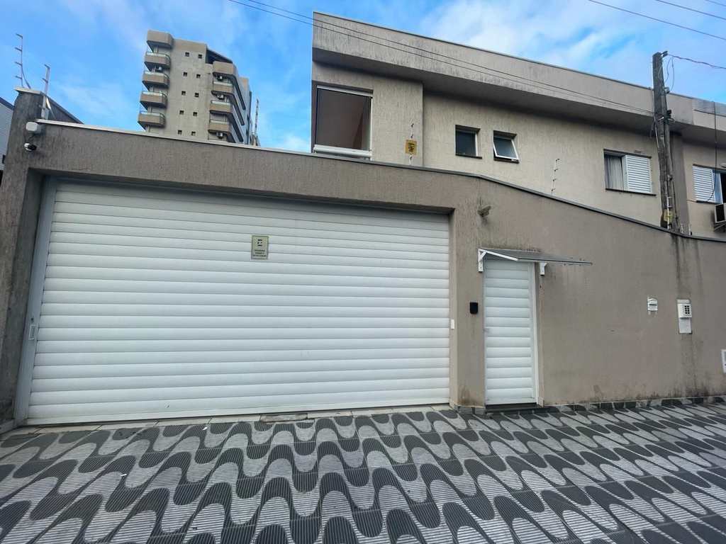 Sobrado em Praia Grande, no bairro Tupi
