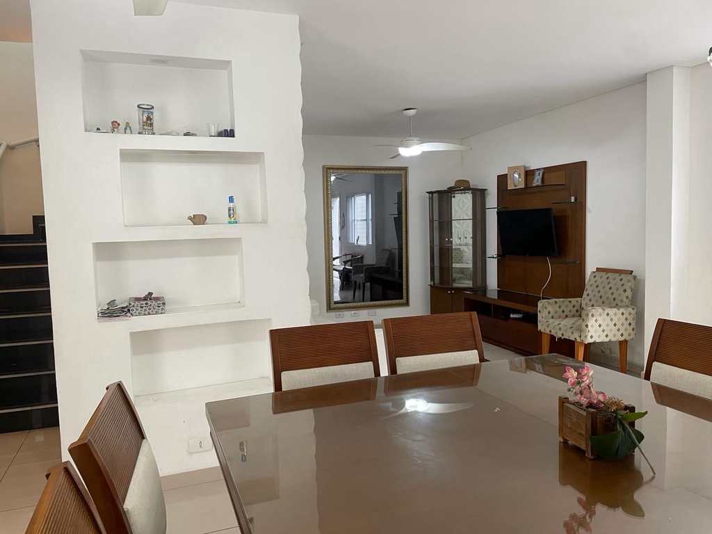 Sobrado em Praia Grande, no bairro Tupi