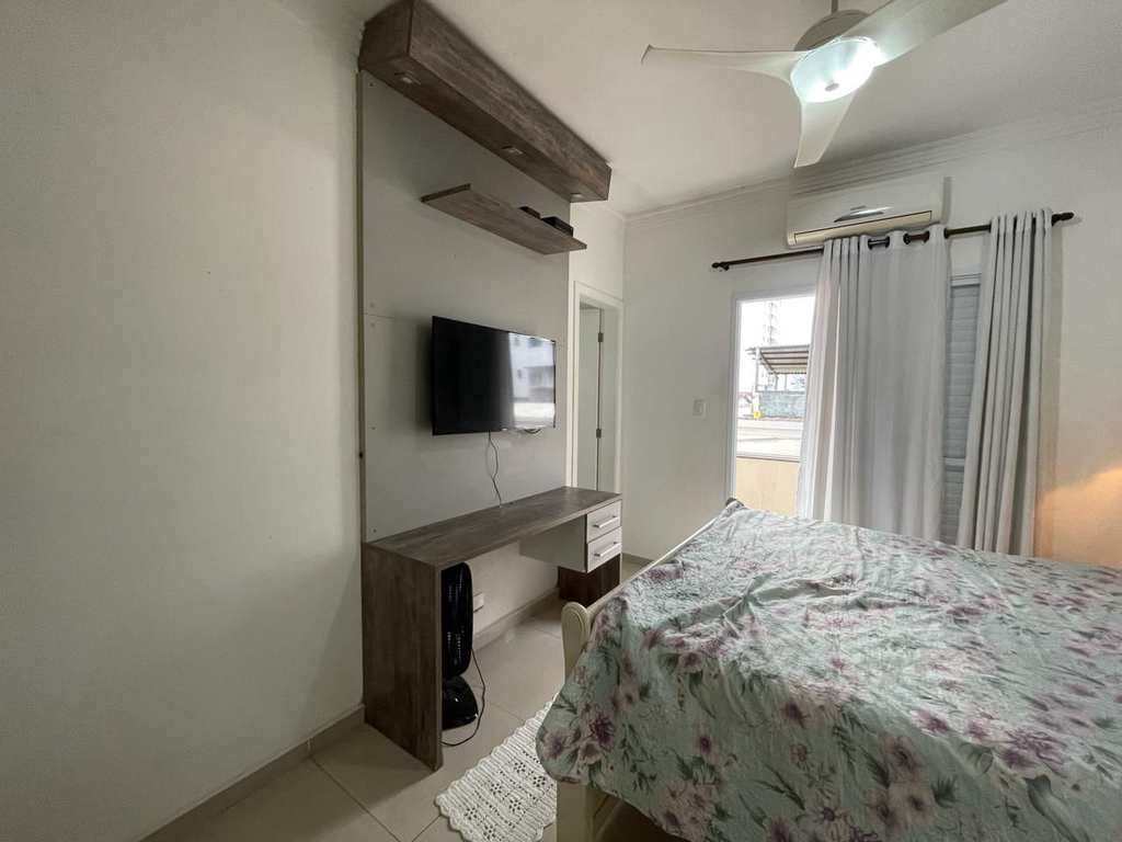 Sobrado em Praia Grande, no bairro Tupi
