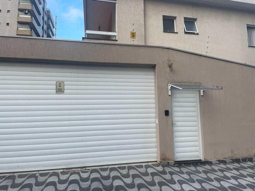 Sobrado em Praia Grande, no bairro Tupi