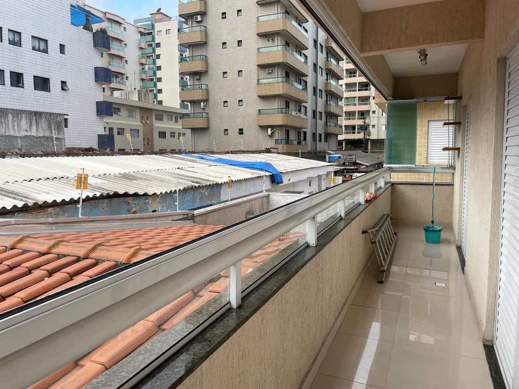 Sobrado em Praia Grande, no bairro Tupi