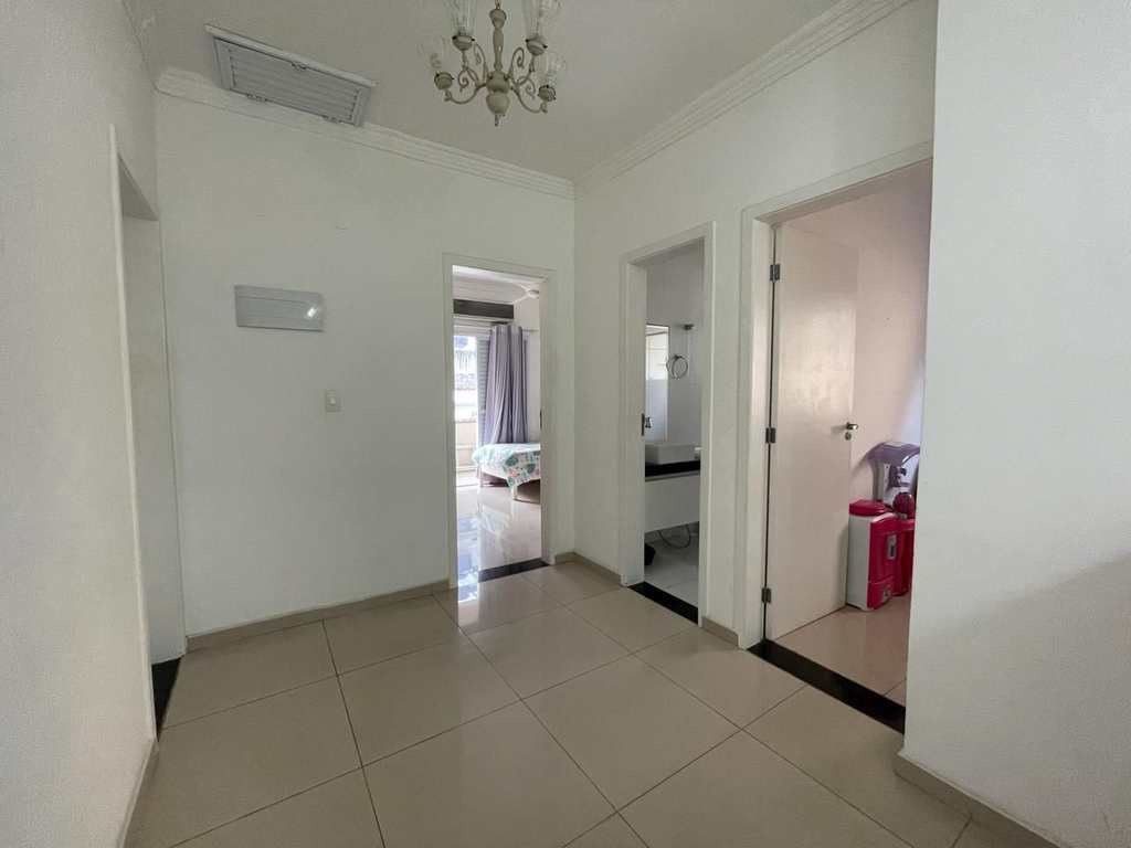Sobrado em Praia Grande, no bairro Tupi