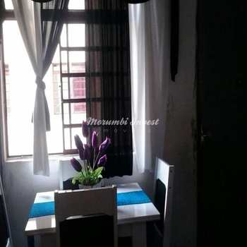 Apartamento em Embu das Artes, bairro Jardim Valo Verde