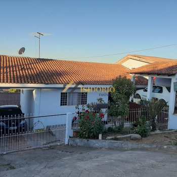 Casa em Colombo, bairro Guarani