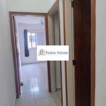 Apartamento em Mongaguá, bairro Centro