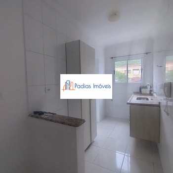 Apartamento em Mongaguá, bairro Centro