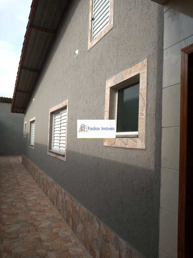 Casa em Mongaguá, no bairro Vera Cruz