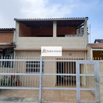 Sobrado em Mongaguá, bairro Vila São Paulo