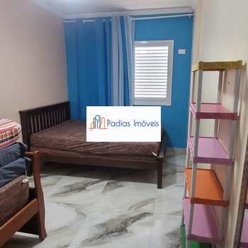 Apartamento em Mongaguá, bairro Centro