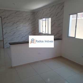 Casa em Mongaguá, bairro Vera Cruz