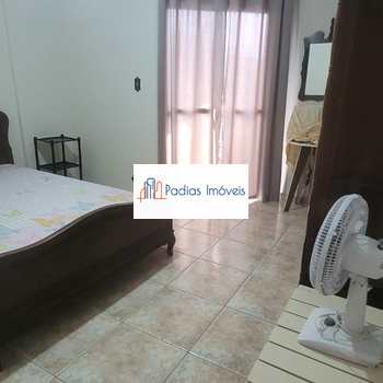 Apartamento em Mongaguá, bairro Centro