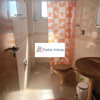 Apartamento em Mongaguá, bairro Centro