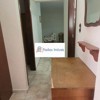 Apartamento em Mongaguá, bairro Centro