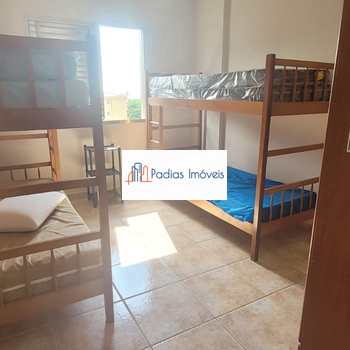 Apartamento em Mongaguá, bairro Centro