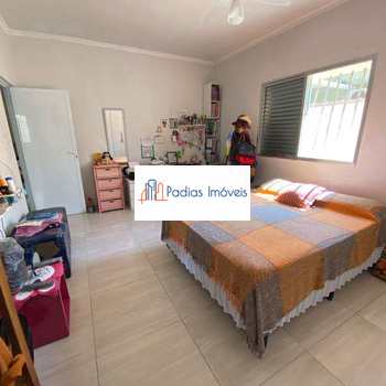 Casa em Mongaguá, bairro Vera Cruz