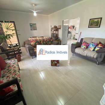 Casa em Mongaguá, bairro Vera Cruz