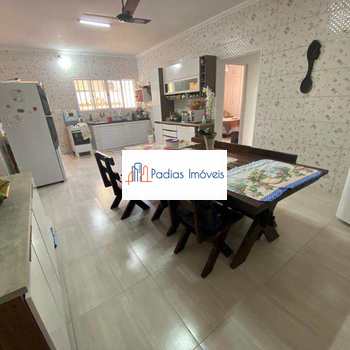 Casa em Mongaguá, bairro Vera Cruz