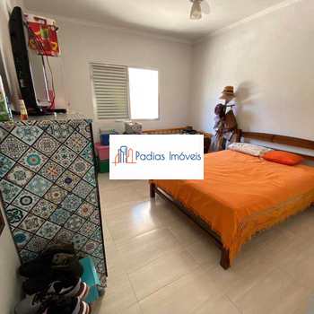 Casa em Mongaguá, bairro Vera Cruz