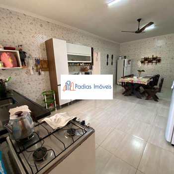Casa em Mongaguá, bairro Vera Cruz