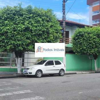Sobrado em Mongaguá, bairro Centro
