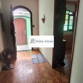 Sobrado em Mongaguá, bairro Centro