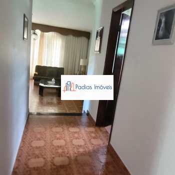 Sobrado em Mongaguá, bairro Centro