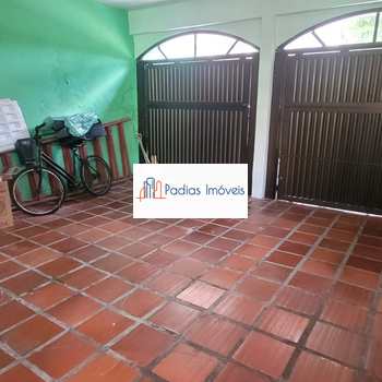 Sobrado em Mongaguá, bairro Centro