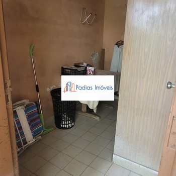 Sobrado em Mongaguá, bairro Centro