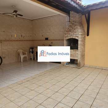 Casa em Mongaguá, bairro Jardim Marina