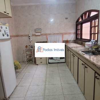 Casa em Mongaguá, bairro Jardim Marina