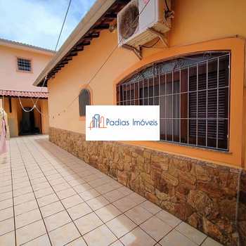 Casa em Mongaguá, bairro Jardim Marina