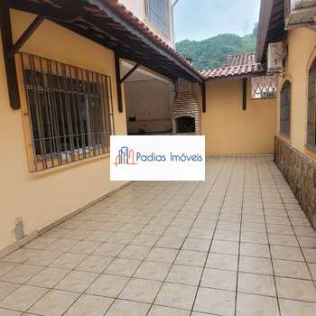 Casa em Mongaguá, bairro Jardim Marina