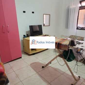 Casa em Mongaguá, bairro Jardim Marina