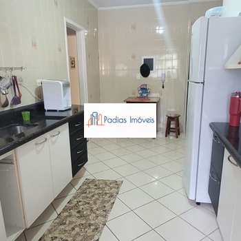 Apartamento em Mongaguá, bairro Centro