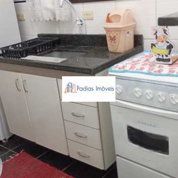 Apartamento em Mongaguá, bairro Centro