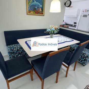 Apartamento em Mongaguá, bairro Centro
