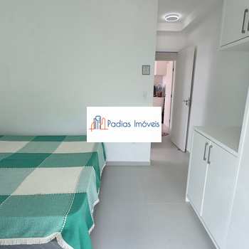 Apartamento em Mongaguá, bairro Centro