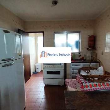 Apartamento em Mongaguá, bairro Centro