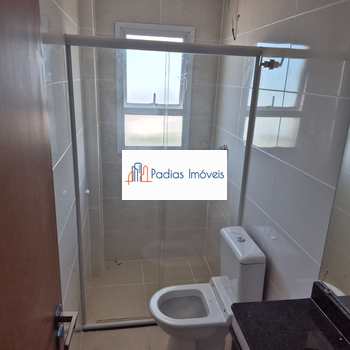 Apartamento em Mongaguá, bairro Jardim Aguapeu
