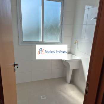 Apartamento em Mongaguá, bairro Jardim Aguapeu