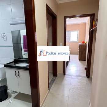 Apartamento em Mongaguá, bairro Centro