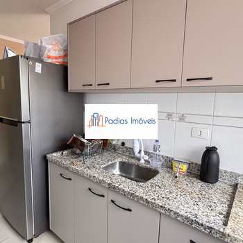 Apartamento em Mongaguá, bairro Centro