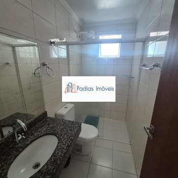 Apartamento em Mongaguá, bairro Centro