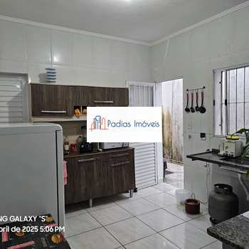 Casa em Mongaguá, bairro Agenor de Campos