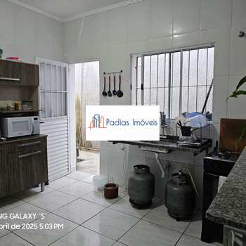 Casa em Mongaguá, bairro Agenor de Campos