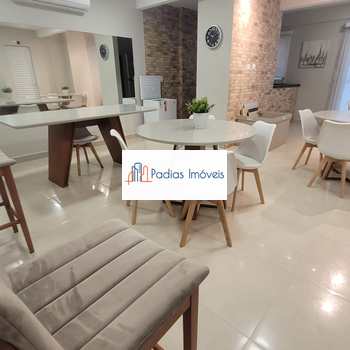 Apartamento em Mongaguá, bairro Centro