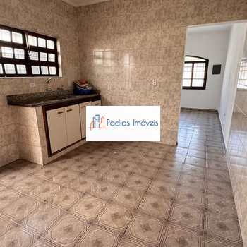 Casa em Mongaguá, bairro Vera Cruz